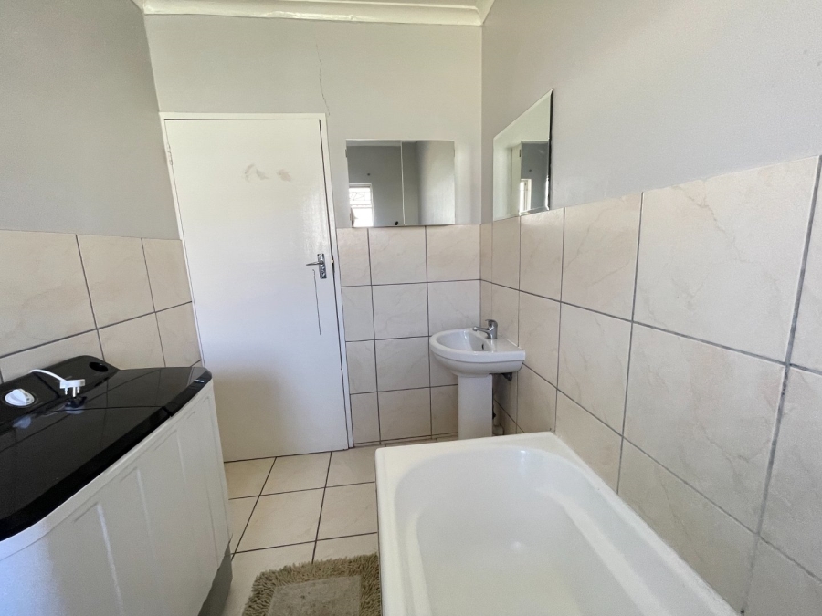 7 Bedroom Property for Sale in Brandwag Free State